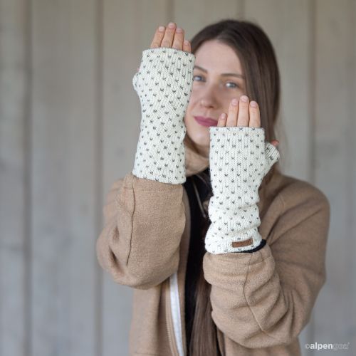 Pulswärmer Modell Ines Weiss Tragebeispiel